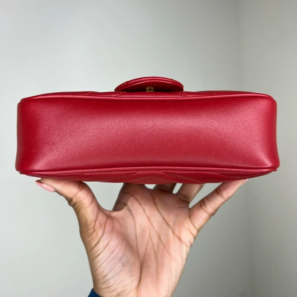 ✨SOLD✨ GG Marmont matelassé leather super mini bag - Picture 2 of 15